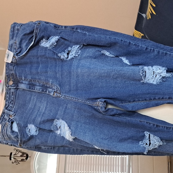 DISTRESSED JEANS - Picture 2 of 7